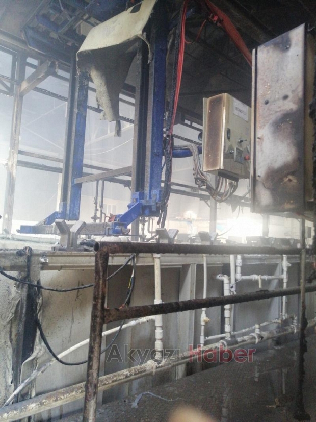 OSB'de fabrika yandı