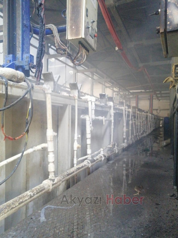 OSB'de fabrika yandı