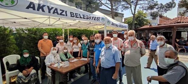 Akyazılılardan aşı çadırına yoğun ilgi