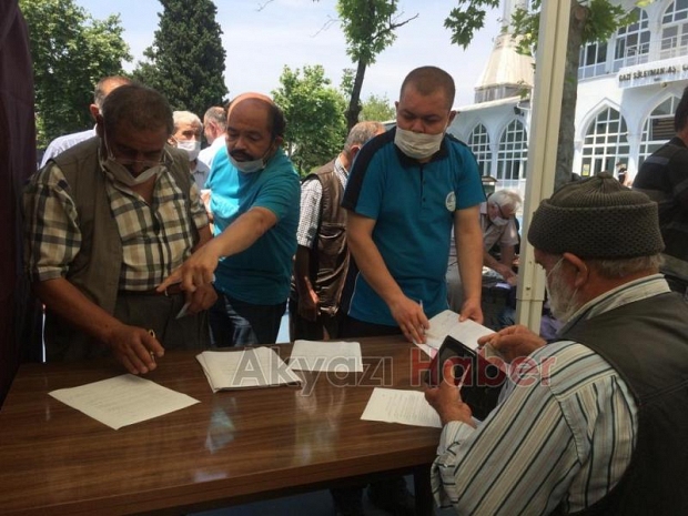 Akyazılılardan aşı çadırına yoğun ilgi