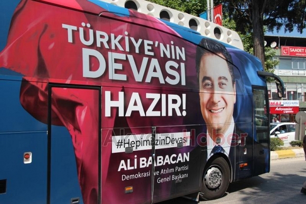 Ali Babacan İlçe Kongresi için Akyazı'ya geldi
