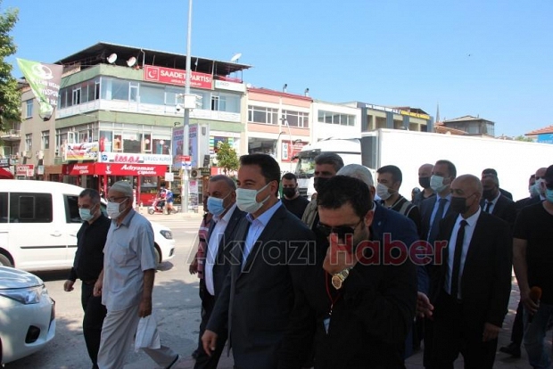 Ali Babacan İlçe Kongresi için Akyazı'ya geldi