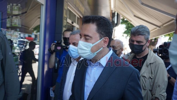 Ali Babacan İlçe Kongresi için Akyazı'ya geldi