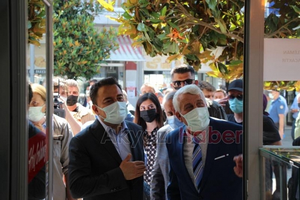 Ali Babacan İlçe Kongresi için Akyazı'ya geldi