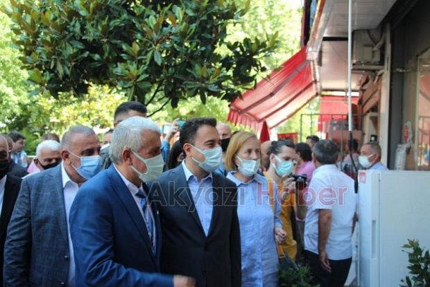 Ali Babacan İlçe Kongresi için Akyazı'ya geldi