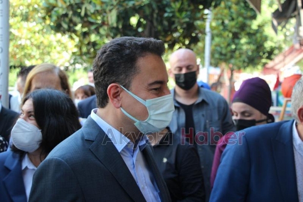 Ali Babacan İlçe Kongresi için Akyazı'ya geldi