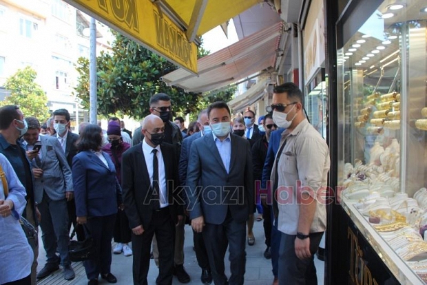 Ali Babacan İlçe Kongresi için Akyazı'ya geldi
