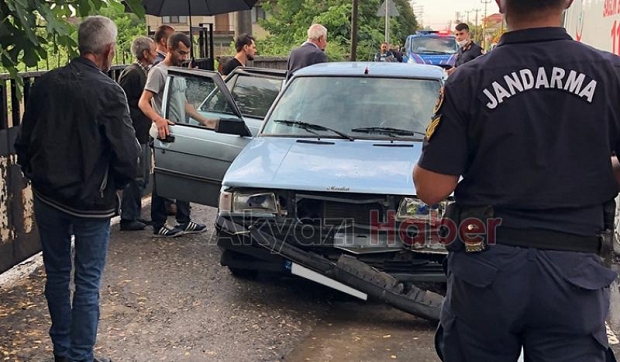 Karaçalılık yolunda trafik kazası 
