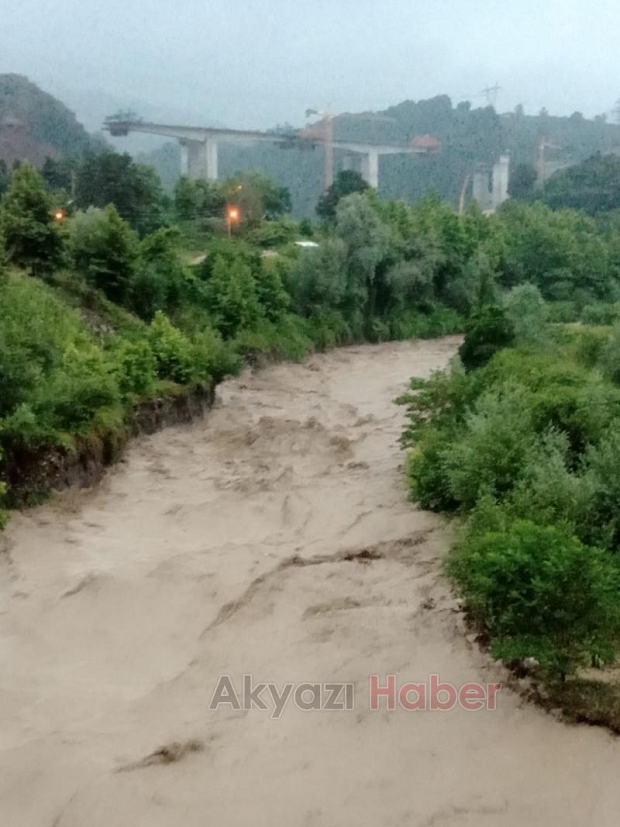 Beldibi'nde köprüde çökme oluştu