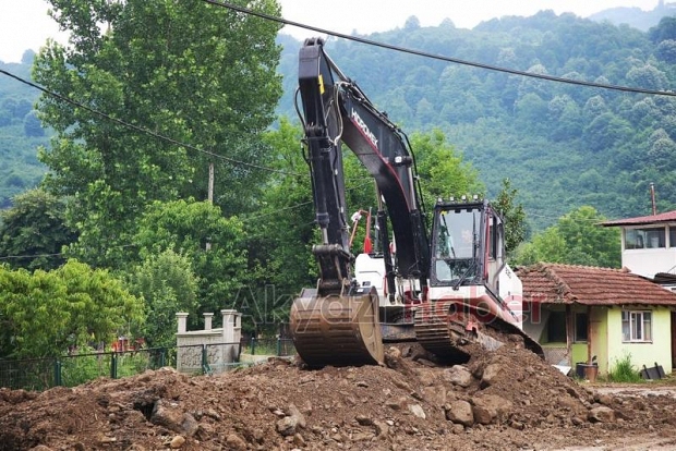 Büyükşehir’den selden etkilenen bölgeye anında müdahale