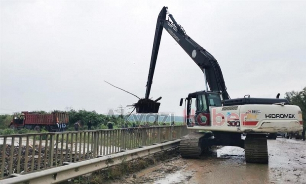 Büyükşehir’den selden etkilenen bölgeye anında müdahale