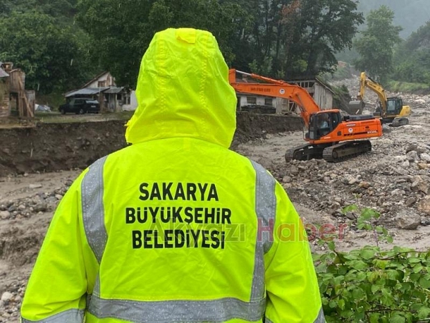 Selin vurduğu Akyazı'da yaralar sarılıyor