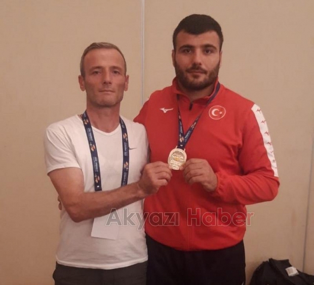 Akyazılı güreşçi Dünya Şampiyonu oldu