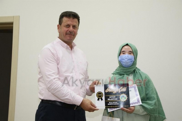 LGS'da başarı gösteren öğrenciler ödüllendirildi