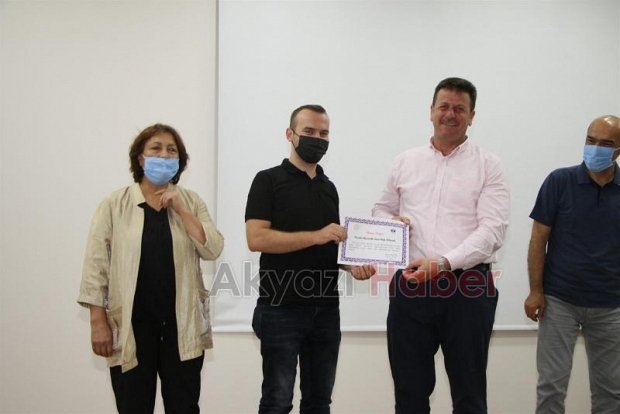 LGS'da başarı gösteren öğrenciler ödüllendirildi