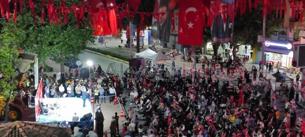 15 Temmuz destanının 5. yılında Akyazılılar meydanı doldurdu