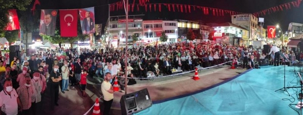 15 Temmuz destanının 5. yılında Akyazılılar meydanı doldurdu