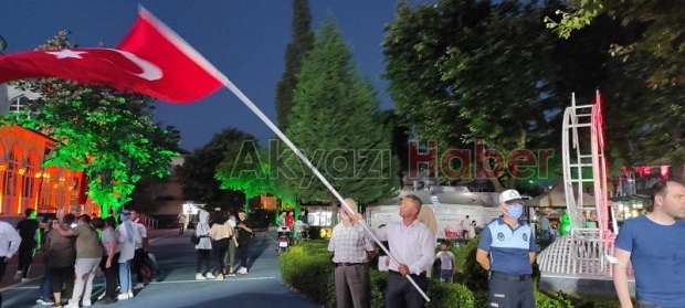 15 Temmuz destanının 5. yılında Akyazılılar meydanı doldurdu