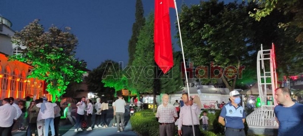 15 Temmuz destanının 5. yılında Akyazılılar meydanı doldurdu
