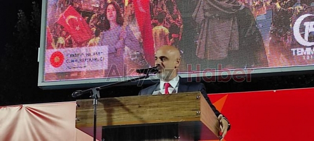 15 Temmuz destanının 5. yılında Akyazılılar meydanı doldurdu