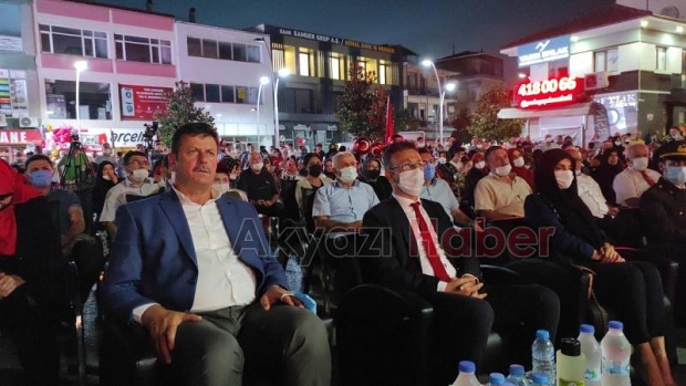 15 Temmuz destanının 5. yılında Akyazılılar meydanı doldurdu