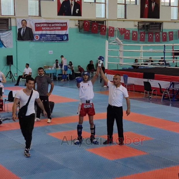 Akyazılı Kickboks'cular seçmelere damga vurdu