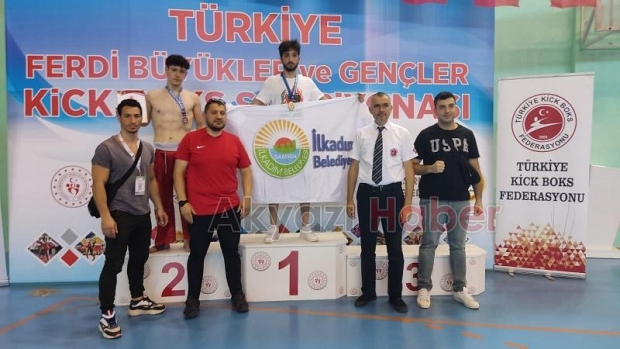 Akyazılı Kickboks'cular seçmelere damga vurdu