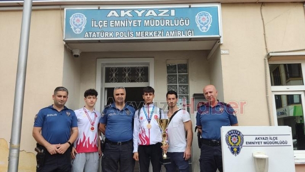 Akyazılı Kickboks'cular seçmelere damga vurdu