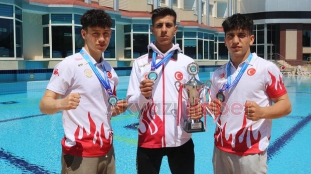 Akyazılı Kickboks'cular seçmelere damga vurdu