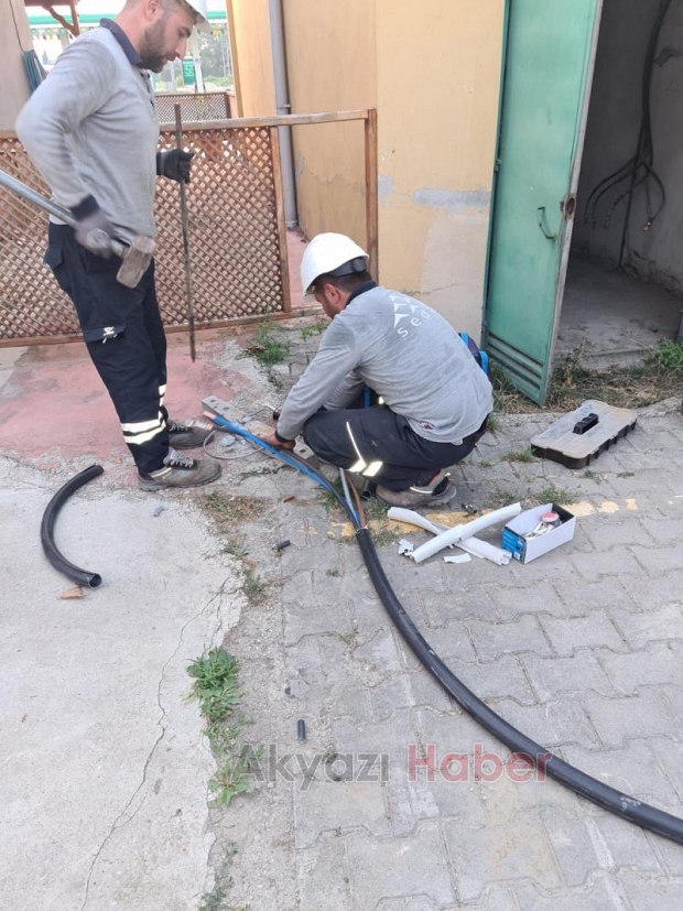 Klimalara yüklenilince trafo patladı