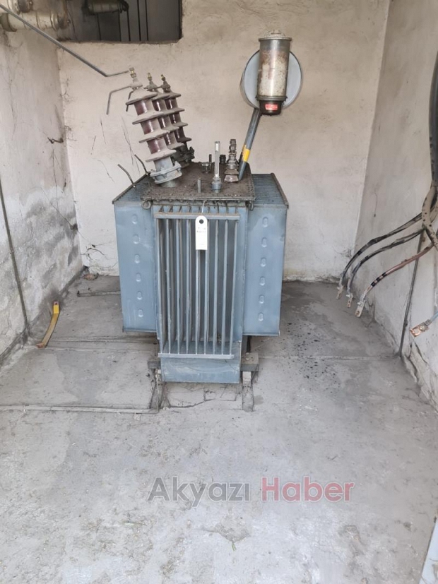 Klimalara yüklenilince trafo patladı