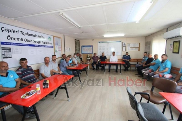 İlçe protokolü görev başındaki personel ile bayramlaştı