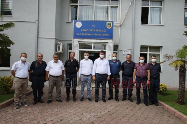 İlçe protokolü görev başındaki personel ile bayramlaştı