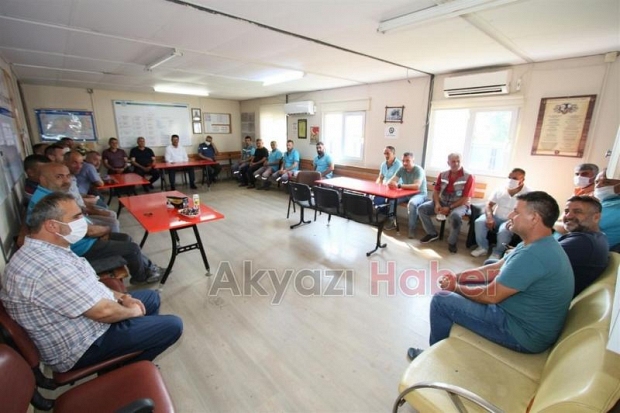 İlçe protokolü görev başındaki personel ile bayramlaştı