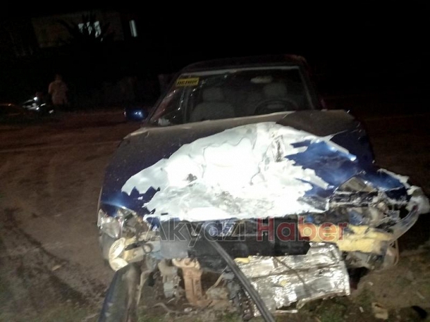 Hatalı sollayıp kaza yaptırdı 3 yaralı