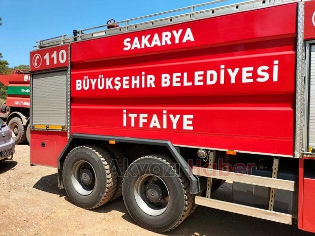 Büyükşehir İtfaiyesi Marmaris ve Manavgat’ta alevlere müdahale ediyor 