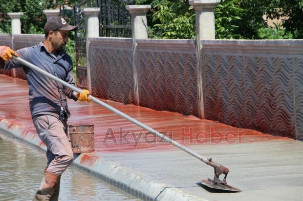 Büyükşehir Pazarköy'de sıcak asfalta başladı