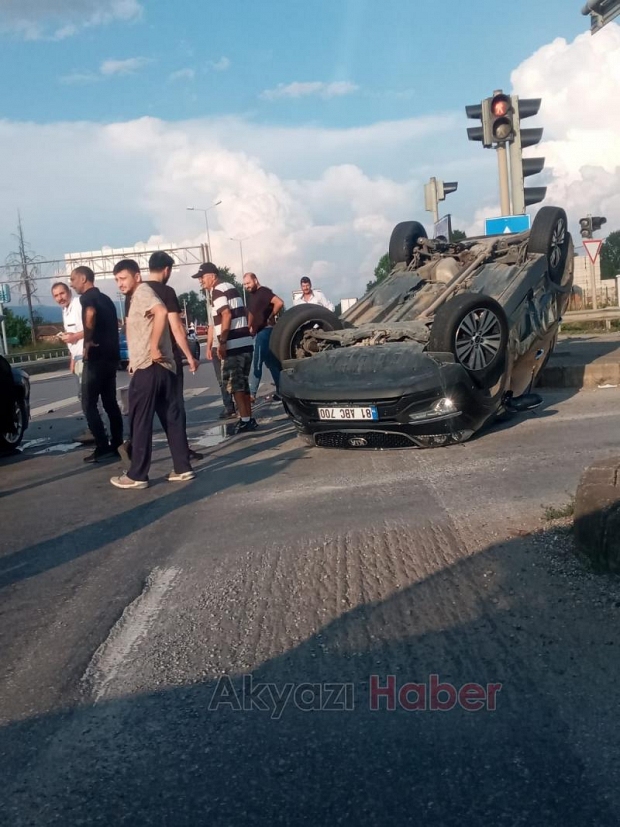 Ormanköy Kavşağı'nda kaza; Ters döndü