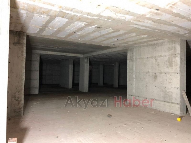 Yüzme havuzu ve spor salonu yakında hizmetinizde