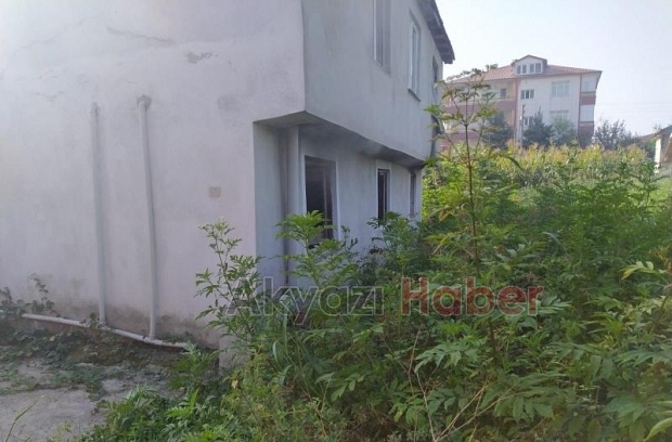 Madde bağımlısı evi ateşe verdi