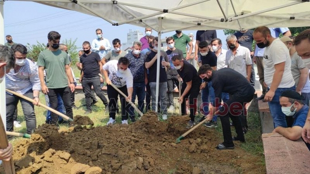 Korona nedeniyle hayatını kaybetti