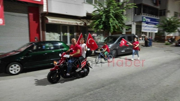 Akyazı'da Zafer Bayramı coşkuyla kutlandı