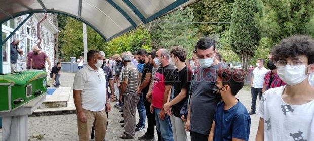 39 yaşındaki Mehmet öğretmen toprağa verildi