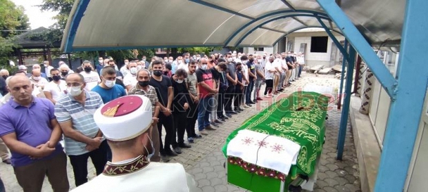 39 yaşındaki Mehmet öğretmen toprağa verildi