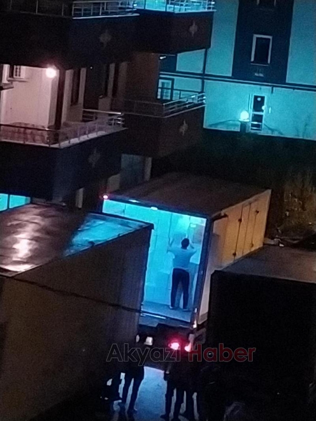 Akyazı'da KOM'dan depo ve kamyona baskın