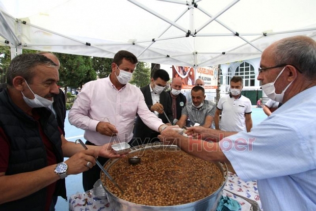 5 bin kişilik aşure dağıtıldı