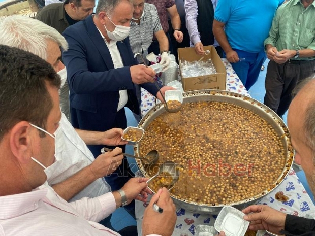 5 bin kişilik aşure dağıtıldı