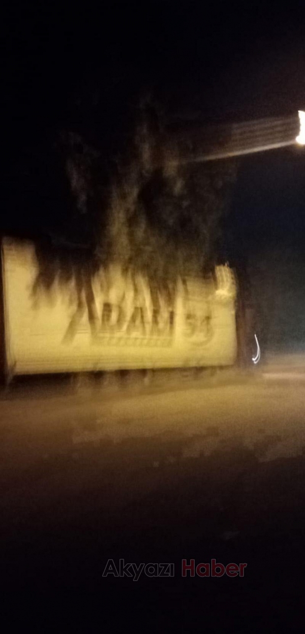 Cadde tır parkına döndü