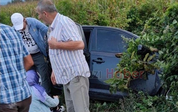Otomobiller kafa kafaya çarpıştı