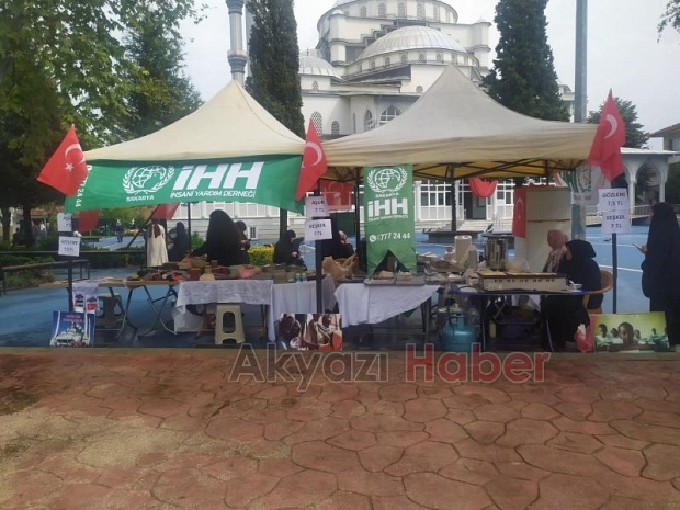 Akyazı'da yetim çocukları yararına kermes açıldı